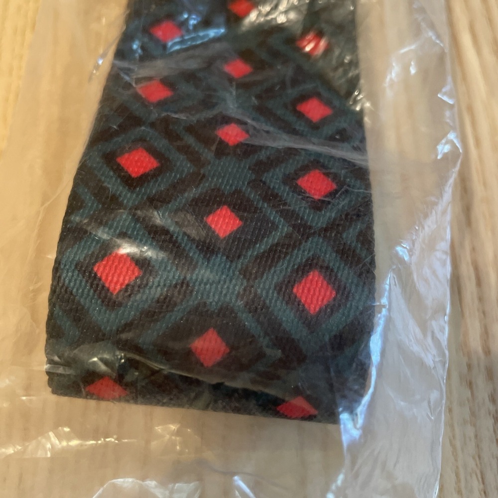 Buckle‎ Down Guitar Strap Green With Red Squares